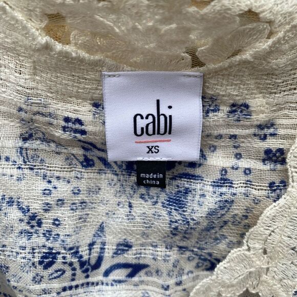 CAbi VERANDA SLEEVELESS TOP/TANK/BLOUSE BLUE/WHITE PAISLEY FLORAL LACE XS NBW - Picture 3 of 10